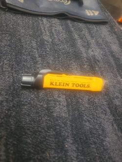 Klein  voltage sensor with light