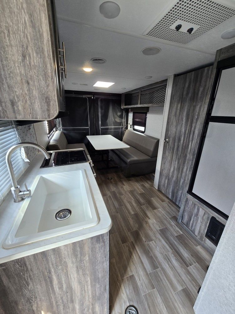 Rv Travel Trailer Toy Hauler 2020 21 Ft 