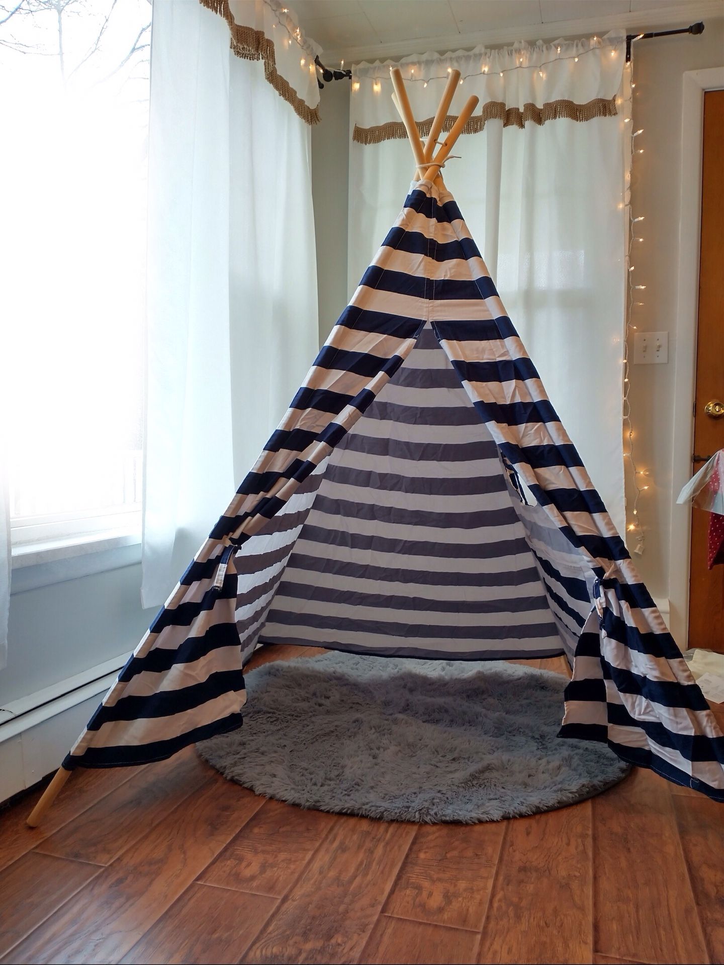 Teepee / Tent + Rug