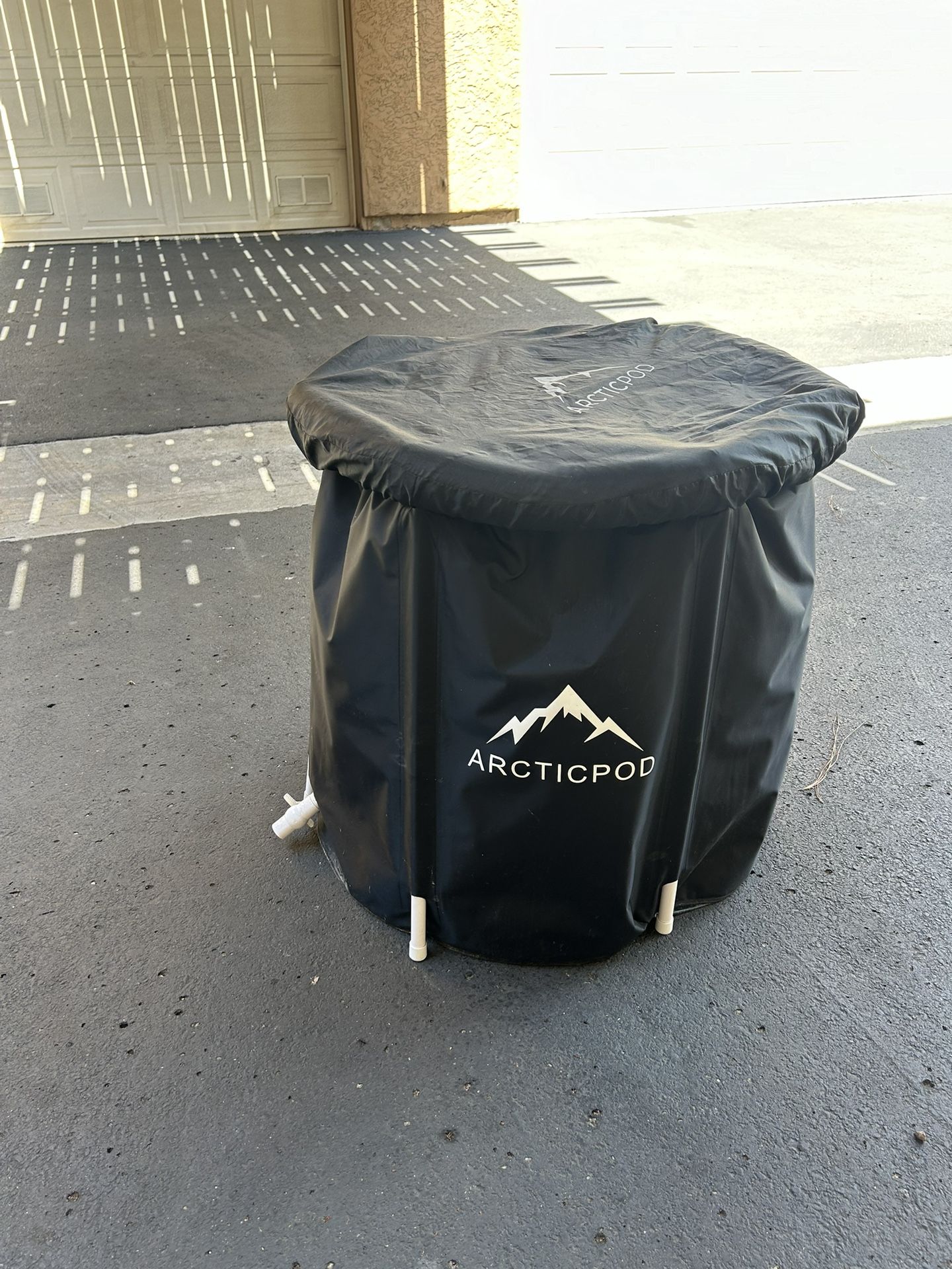 Arctic Pod - Like New And Comes With Water Chiller