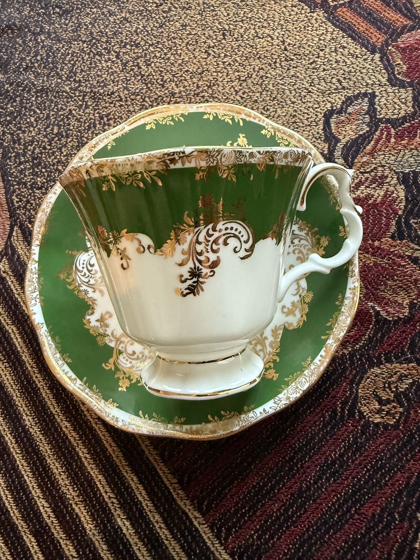Royal Albert Regina Series Emerald Teacup & Saucer 1988