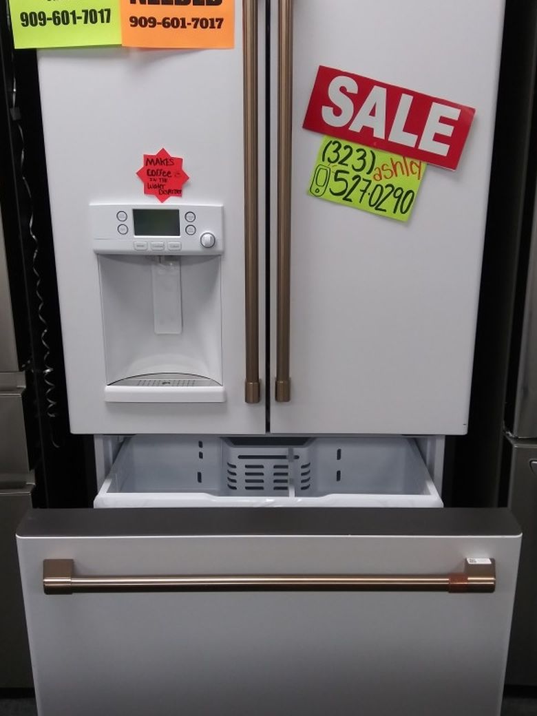 KEURIG WHITE FRENCH DOOR REFRIGERATOR ☕WITH COFFEE DISPENSER☕