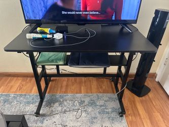 Black Desk