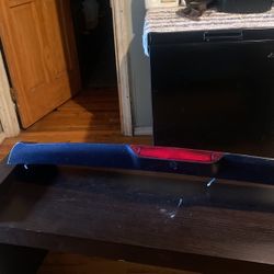 Top wing for your back window for a Honda Odyssey 2010 from 2005 to 2010 is the same when it’s OEM