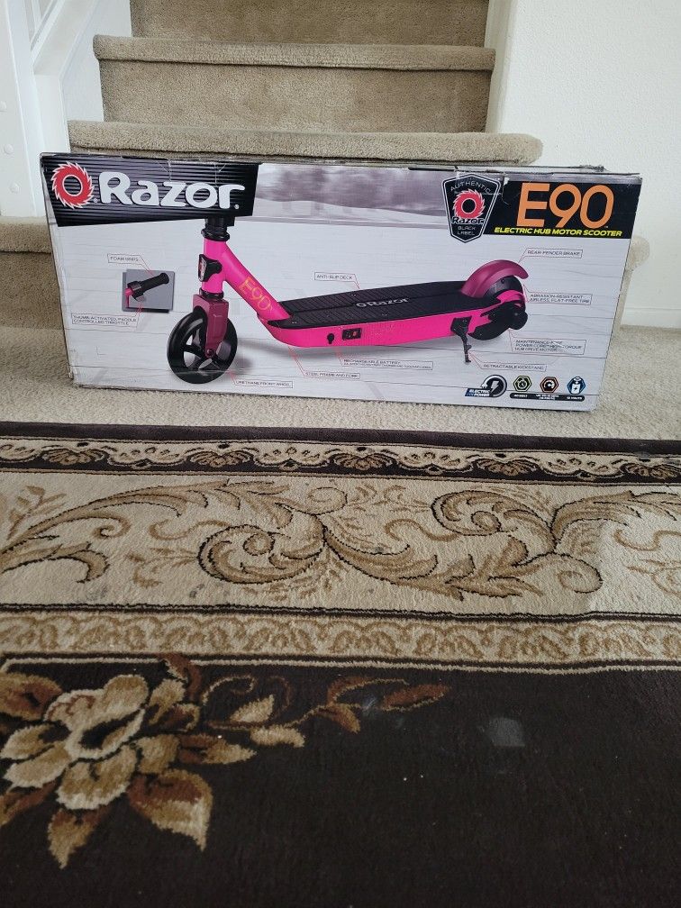 Razor Black Label E90 Electric Scooter Pink, for Child Ages 8+ and