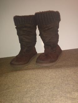 Girls boots