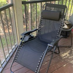 Amazon Basic Lounge Chair 