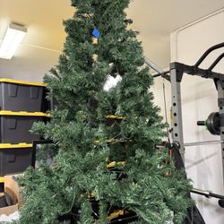 6ft Lighted Christmas Tree