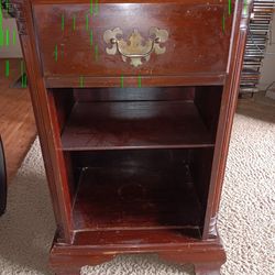 MAHOGANY END TABLE