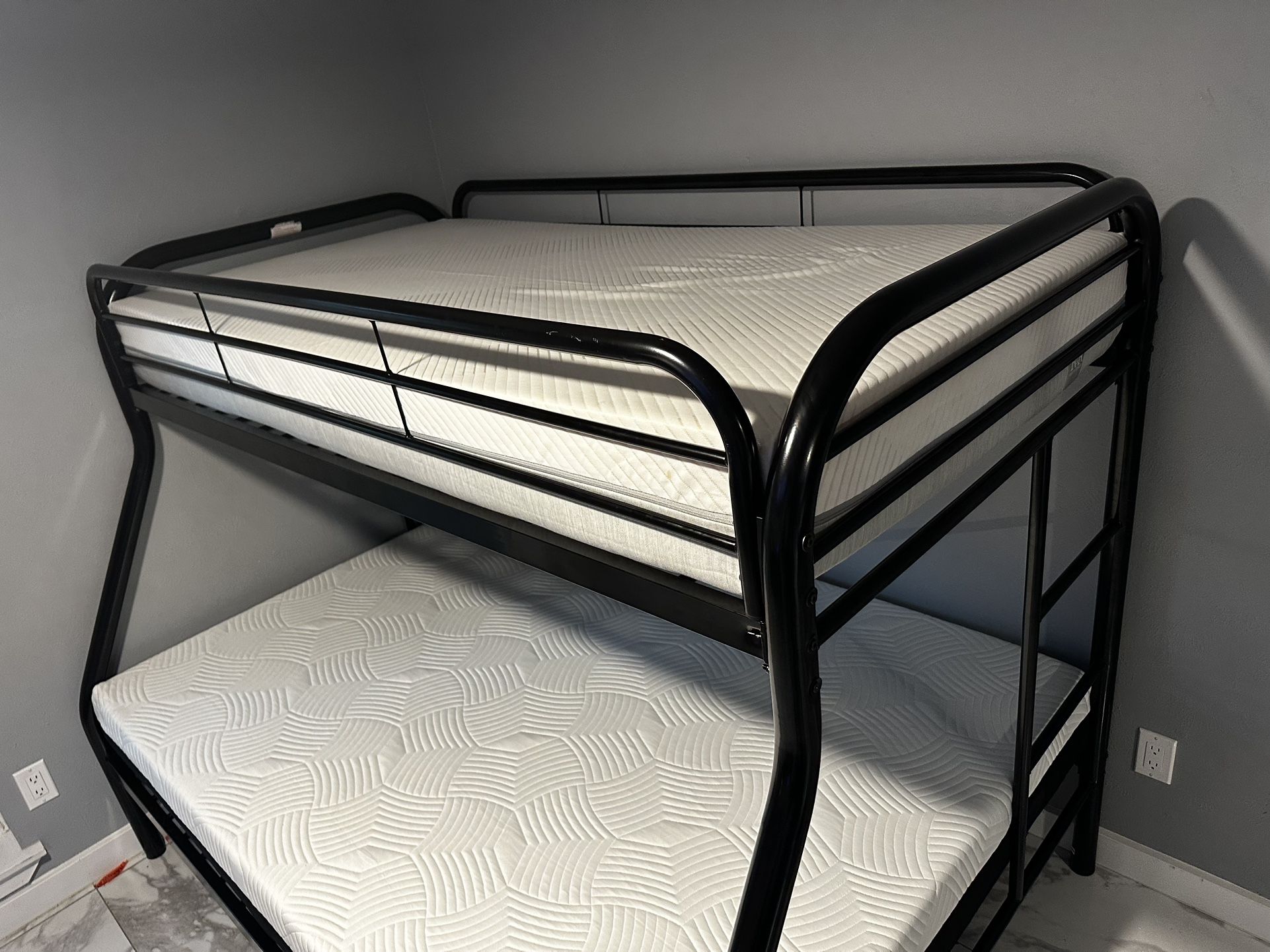New Bunk Bed Wht Matres For $489