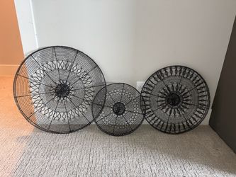 Wire wall decor