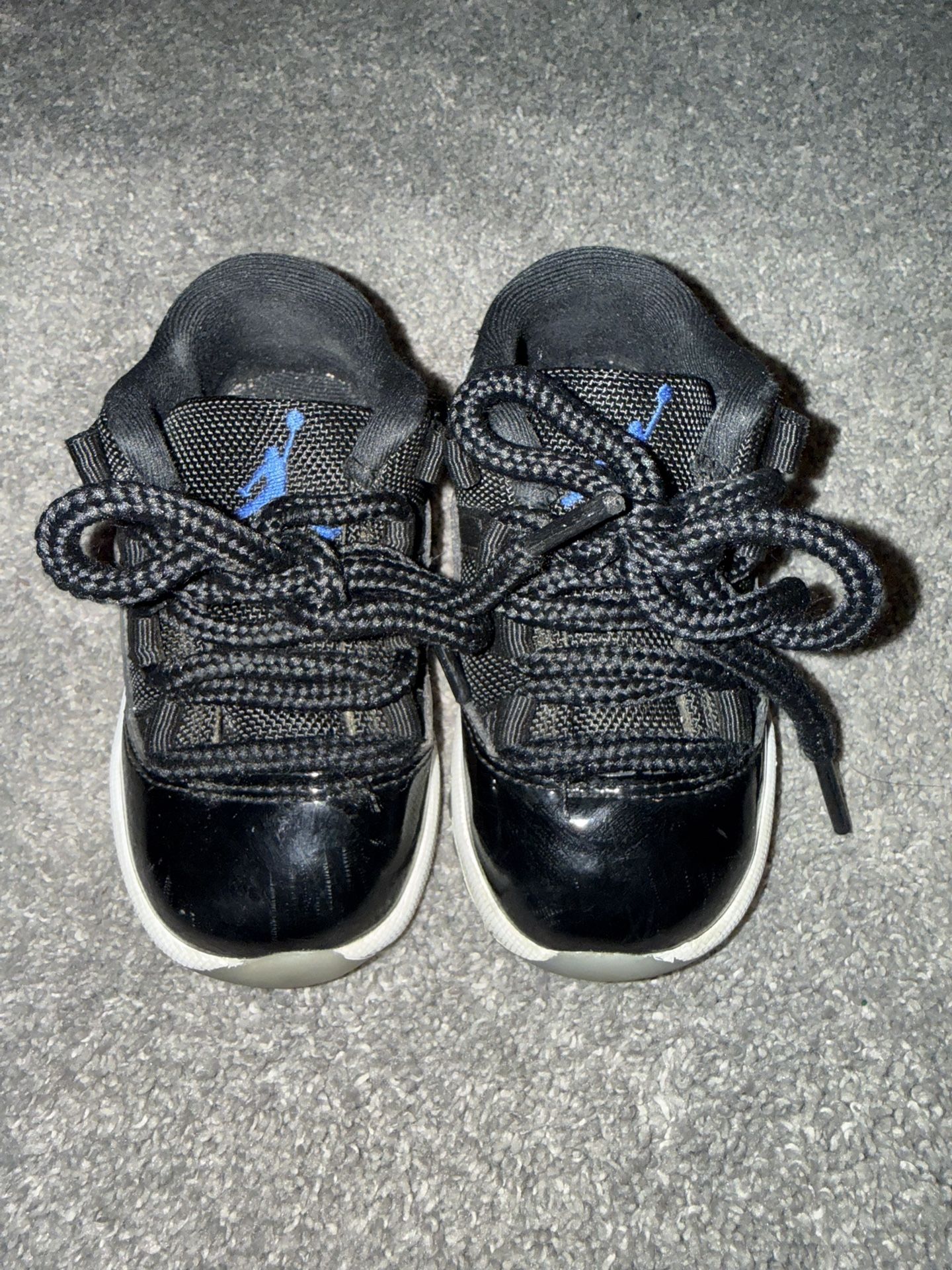 Air Jordan 11 Retro Low Space Jams Size 7c