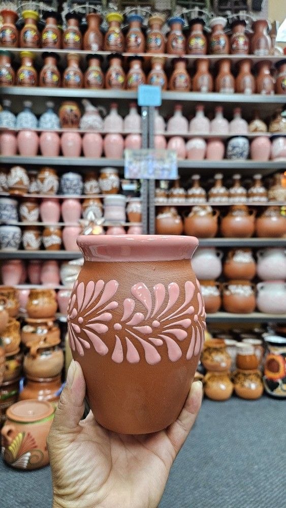 💐🏺clay Flower Vase 🏺💐Talavera & Clay Pottery Store  12031 Firestone Blvd Norwalk Ca 90650 Open Everyday 9AM-7PM  Instagram; Casaxartesanal