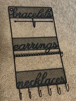 Jewelry wall rack