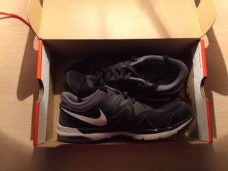 Size 7 nike shoes