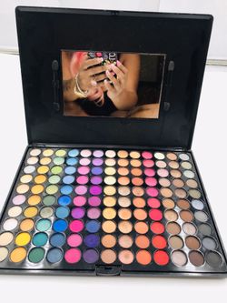 Beauty treats 130 professional pallet! New!!