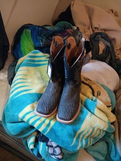 New boots size 8 80 bucks