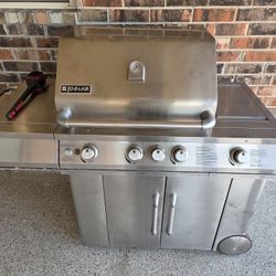 Jenn Air Stainless Steel Propane Grill & 2 Tanks
