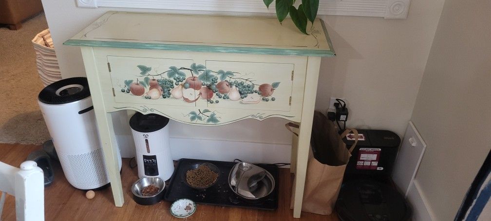 Entryway/ Console Type Table - new coat of paint would make it fabulous!