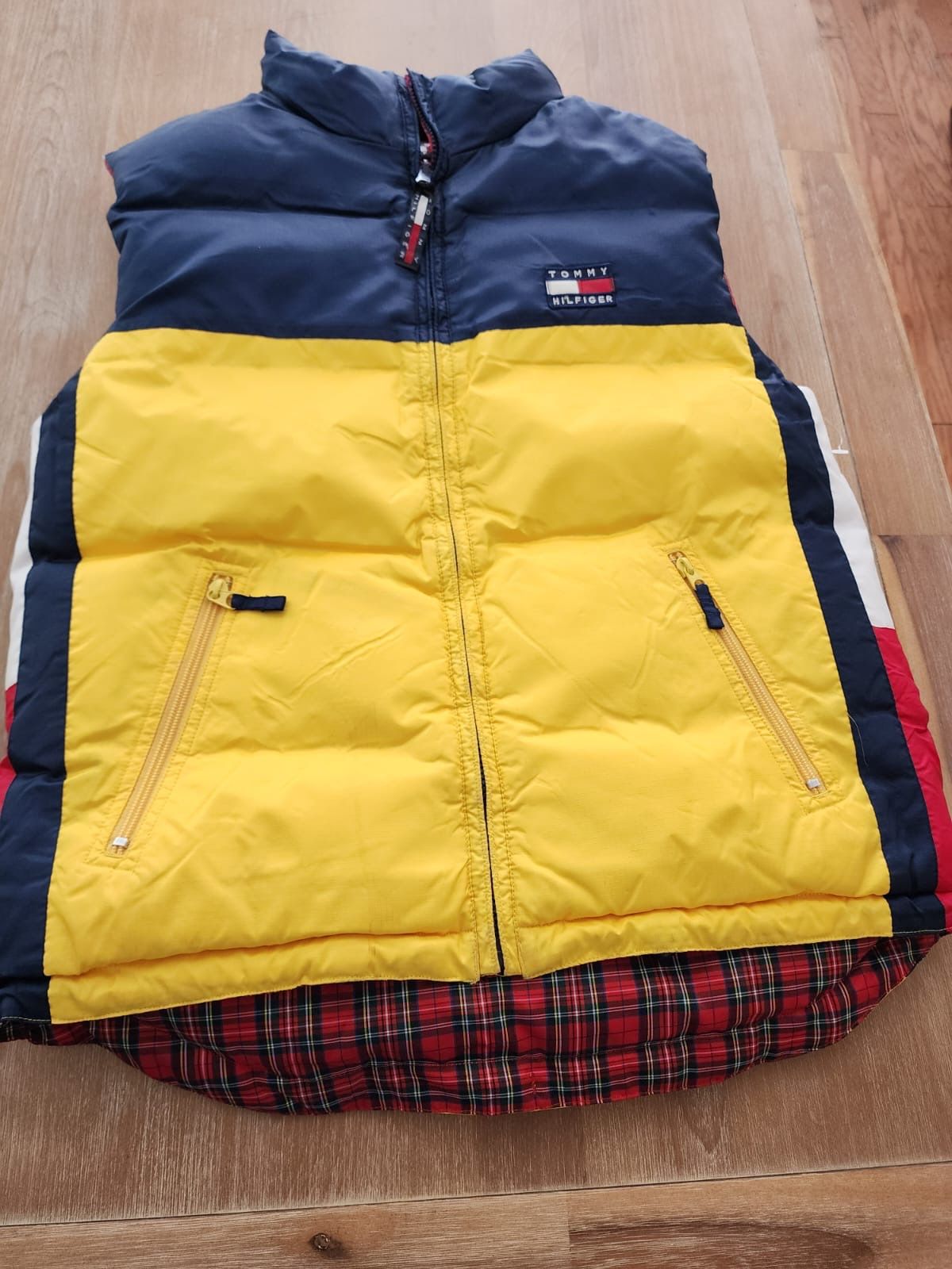 Tommy Hilfiger reversible duck down puffer vest