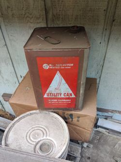 Antique Utility Can-tainer