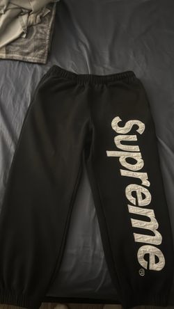 Supreme sweats black