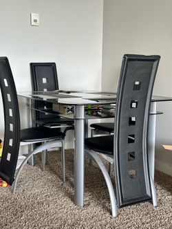 Dining room table