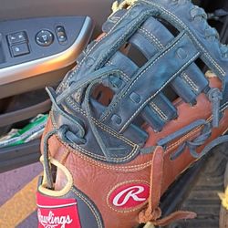 Rawlings Baseball Glove