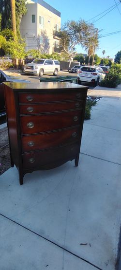 Vintage Mahogany Bow Front Chest of Drawers