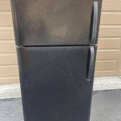 Frigidaire 18 Cu Ft Refrigerator $230 Free Delivery 