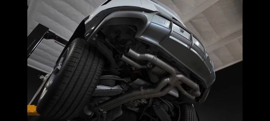 OEM Stock 2019 Lamborghini Urus SUV muffler with tips, barely used in excellent condition.