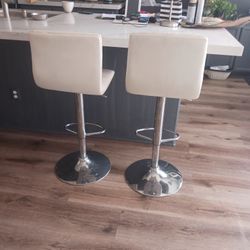 Stools/adjustable