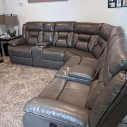 New Gray Recliner Sectional Couch! Free Delivery 🚚! Financing Available !