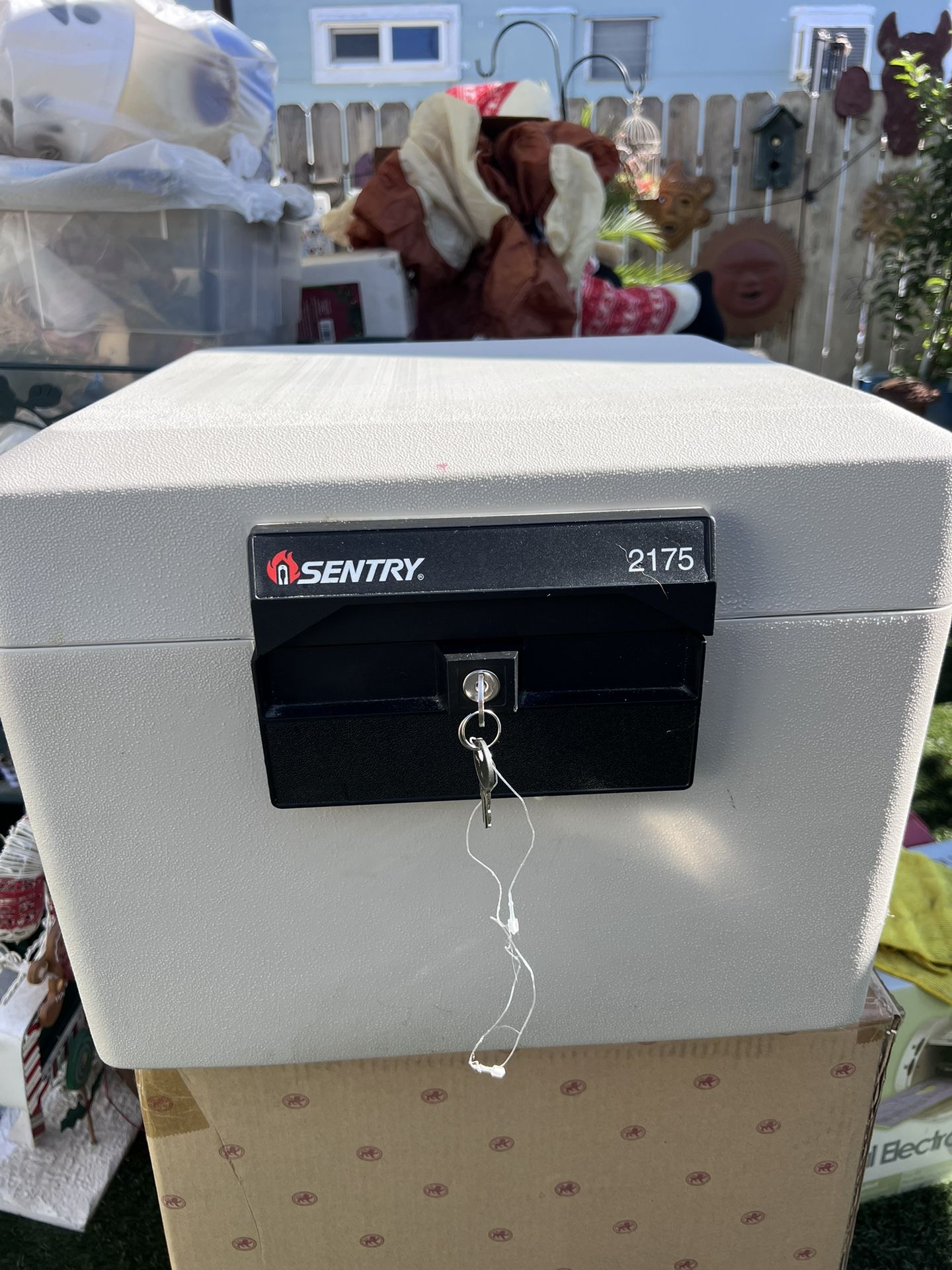 Sentry Brand 2175 Home Paperwork Large Safe - Key Lock