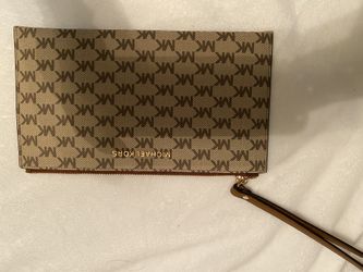 Michael Kors large change purse/pouch/wallet