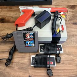 Nintendo (NES) Gaming System 