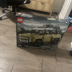 Land Rover Defender Lego Set 