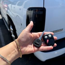 Chevy Tahoe OEM remote 