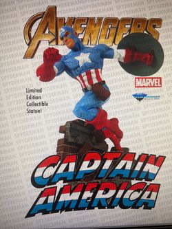 Diamond Select Toys Captain America Statue