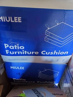 19x19 Outdoor Seat Cushions in Navy/White (4) NEW