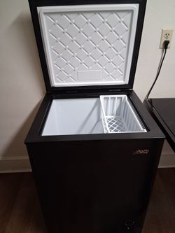 Arctic King Black,7.0 Chest Freezer