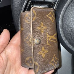 Louis Vuitton 6 Key holder