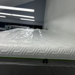 QUEEN SIZE TEMPURPEDIC FLEX SUPREME HYBRID MATTRESS & BOX SPRING BED SET