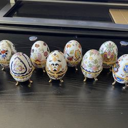 TRINKET ANTIQUE VINTAGE Exquisite Antique Footed Porcelain  Egg Trinket Box hand painted  , REASONABLE OFFER