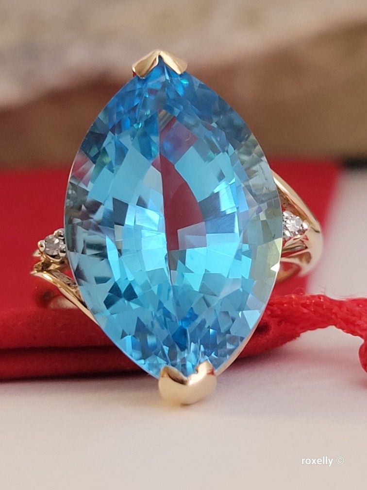 ❤️10k Size 8 Gorgeous Solid Yellow Gold Blue Topaz and Diamond Ring!/ Anillo de con 1 Blue Topaz y Diamantes! 👌🎁Post Tags: 10k 14k