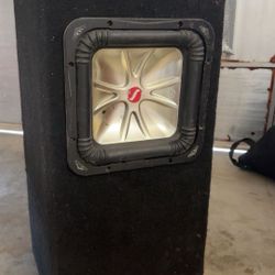 Kicker L5 12” Subwoofer Box 
