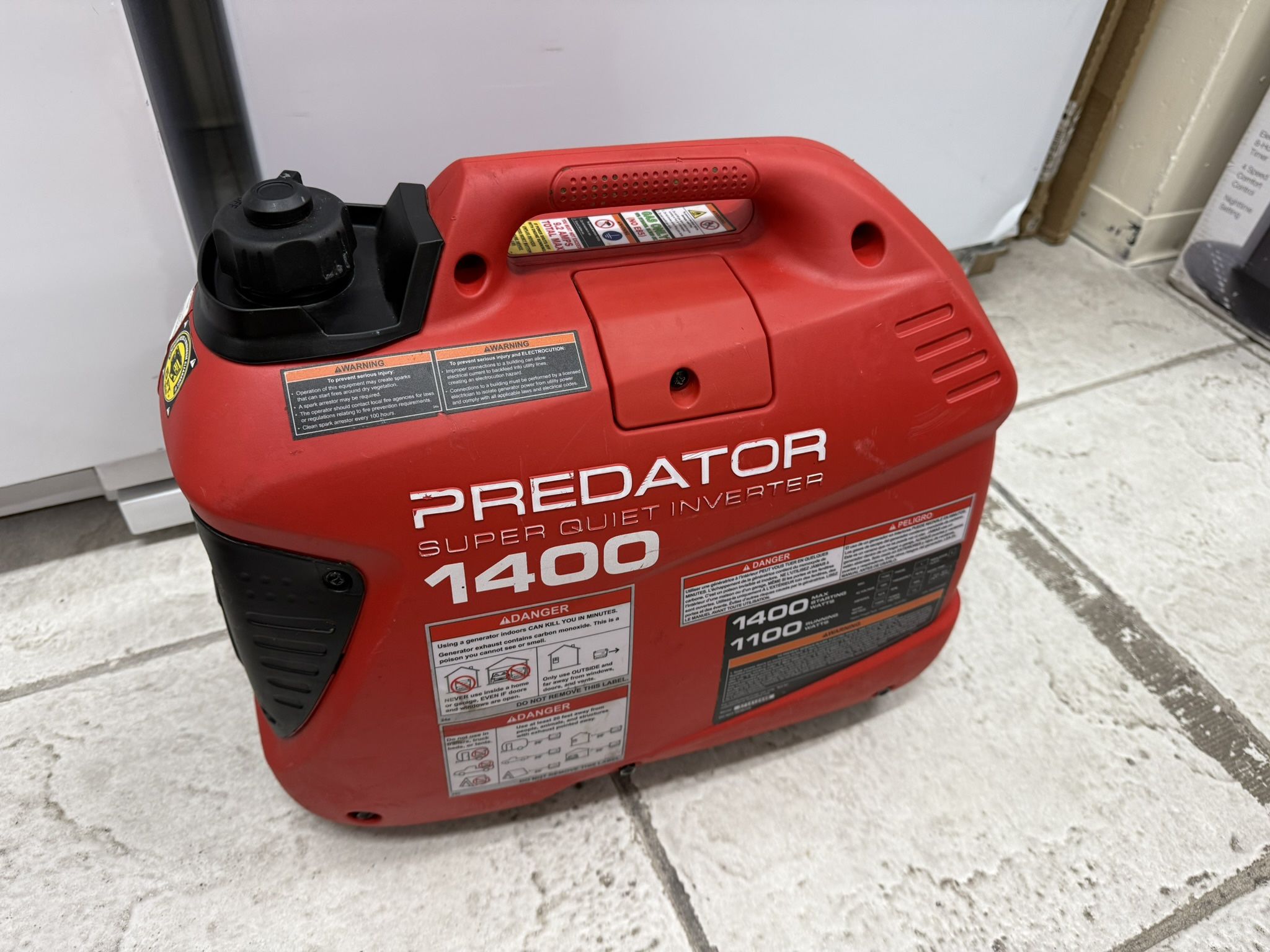 PREDATOR 1400 Watt SUPER QUIET Inverter Generator