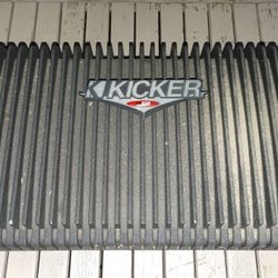 Kicker ZR600 Amplifier 