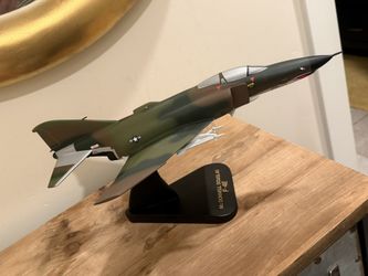 Mc Donell Douglas F-4E Scale