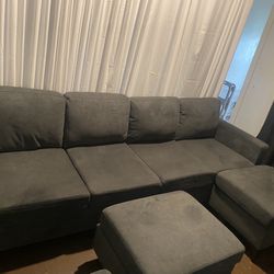 Couch With Two Ottomans